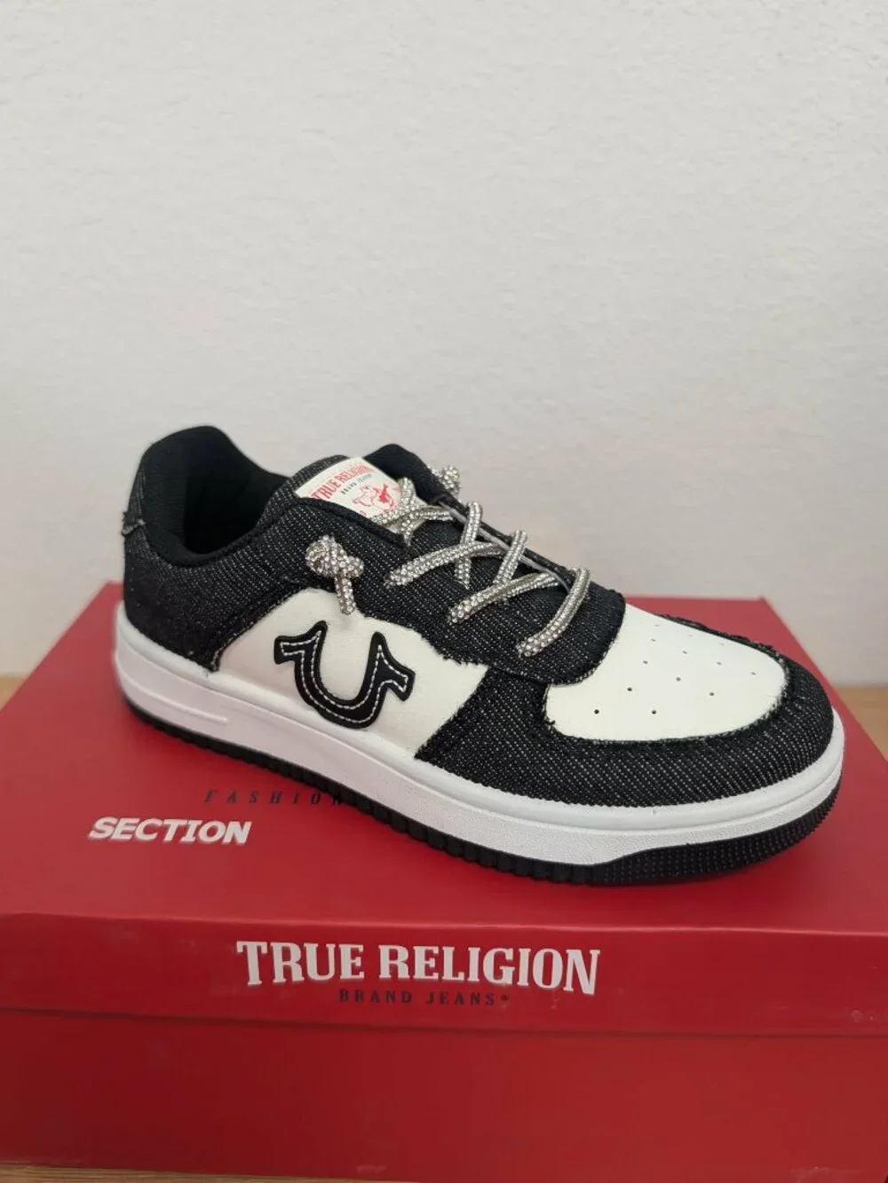 True religion Allison Sneaker Size 13 Girls